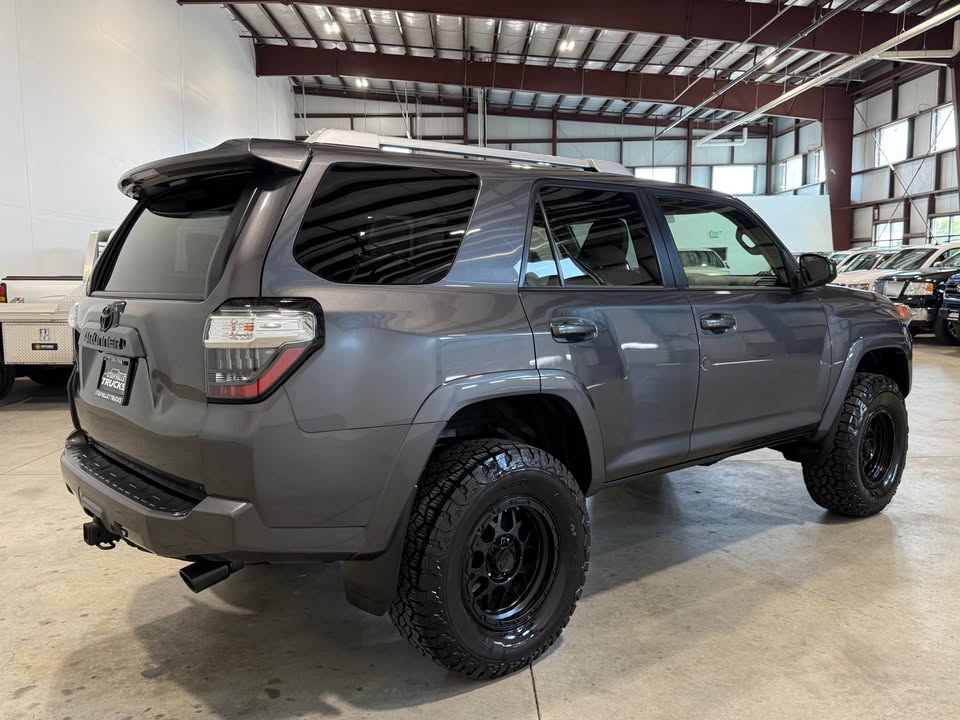 2014 Toyota 4Runner · SR5 (photo 8) — photo 8