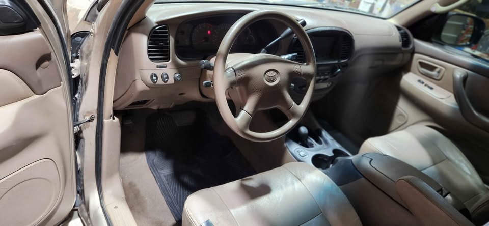 2001 Toyota Sequoia · SR5 Sport Utility 4D in Midvale, UT (photo 9)