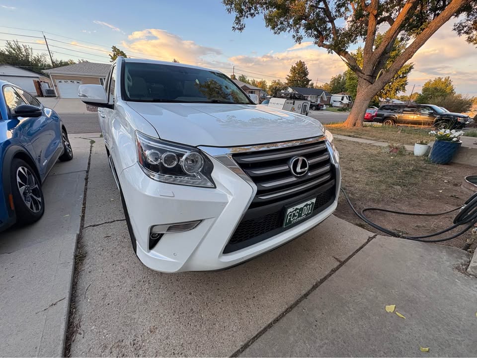 2019 Lexus GX · GX 460 Premium Sport Utility 4D (photo 2) — photo 2