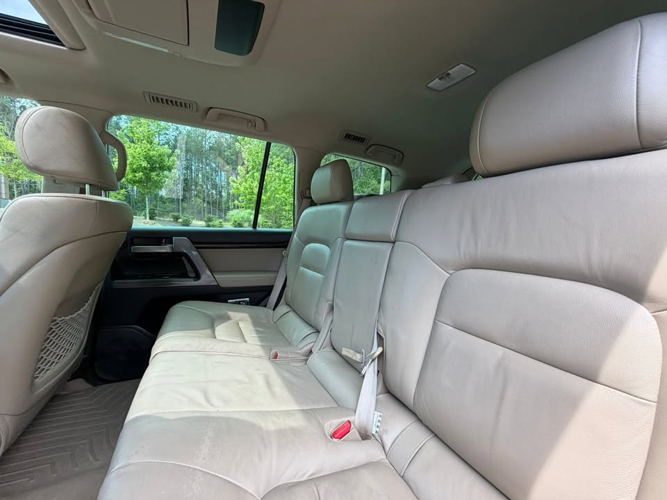 2008 Toyota Land Cruiser 4WD • Only 140K Miles • Rare Find (photo 5) — photo 5