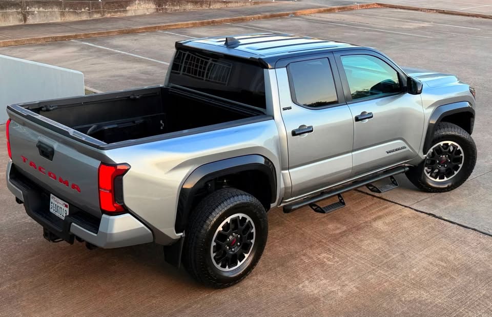 2024 Toyota Tacoma Double Cab · SR5 Pickup 4D 5 ft in Houston, TX (photo 6) — photo 6