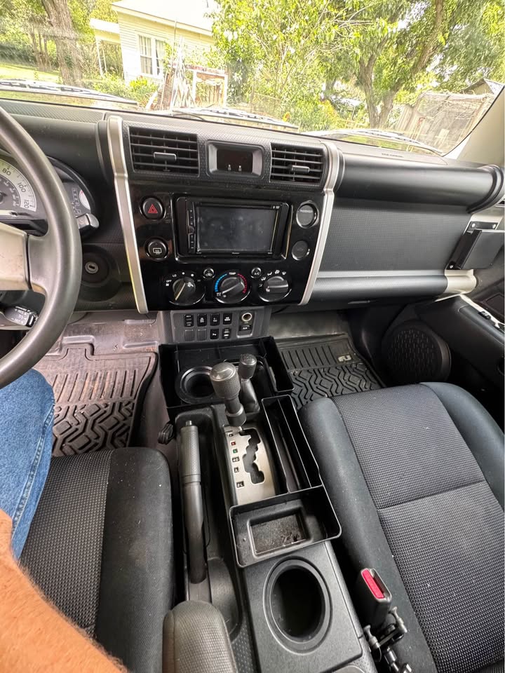 2007 Toyota FJ Cruiser · Sport Utility 2D in Austin, TX (photo 9) — photo 9
