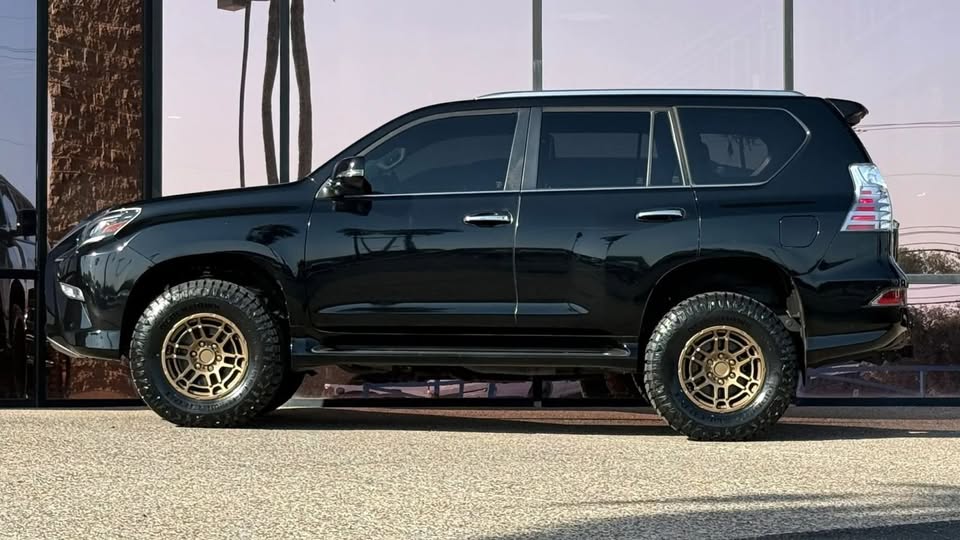 2020 Lexus GX in Tucson, AZ (photo 5) — photo 5