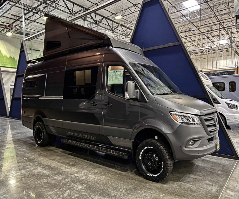 2026 Storyteller Overland CREW MODE CREW-AWD (photo 1) — photo 1