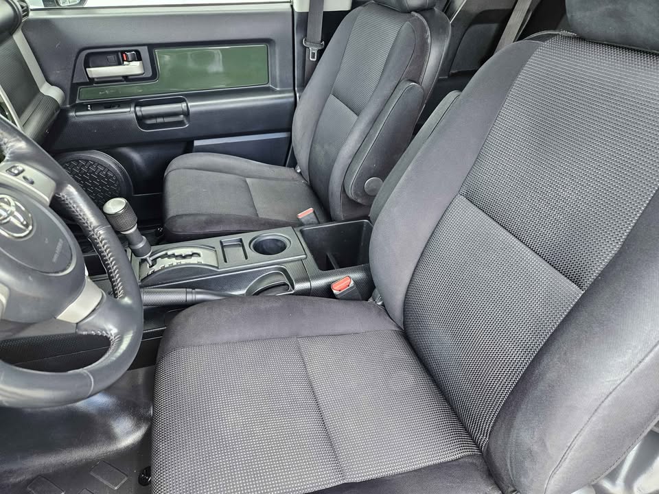 2012 Toyota FJ Cruiser · Sport Utility 2D (photo 10) — photo 10