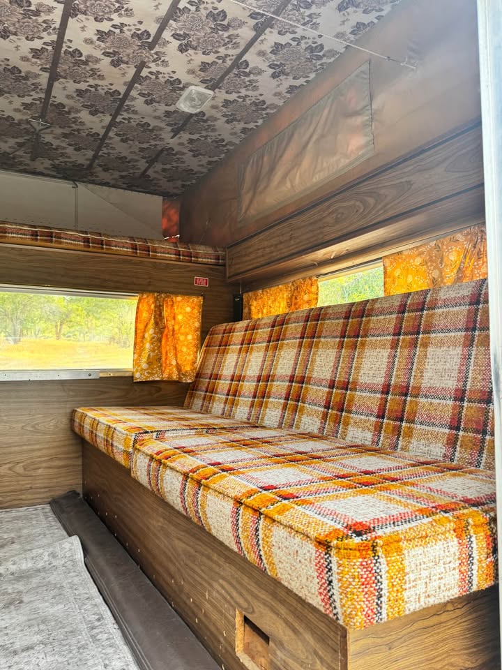 1988 Four Wheel Campers hawk (photo 5) — photo 5
