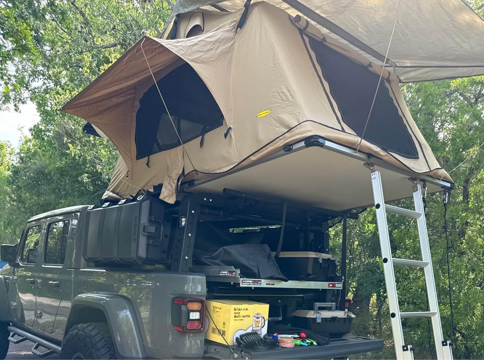Smittybilt Overlanding Roof Top Tent in Richmond, TX (photo 6) — photo 6