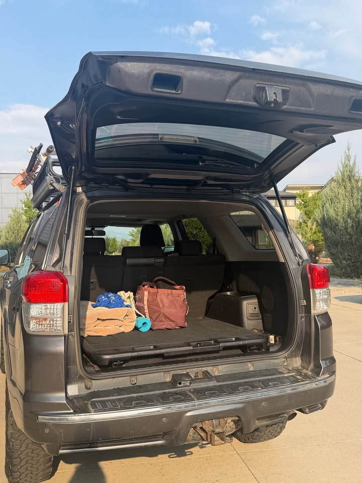 2010 Toyota 4Runner · SR5 Sport Utility 4D in Denver, CO (photo 6) — photo 6
