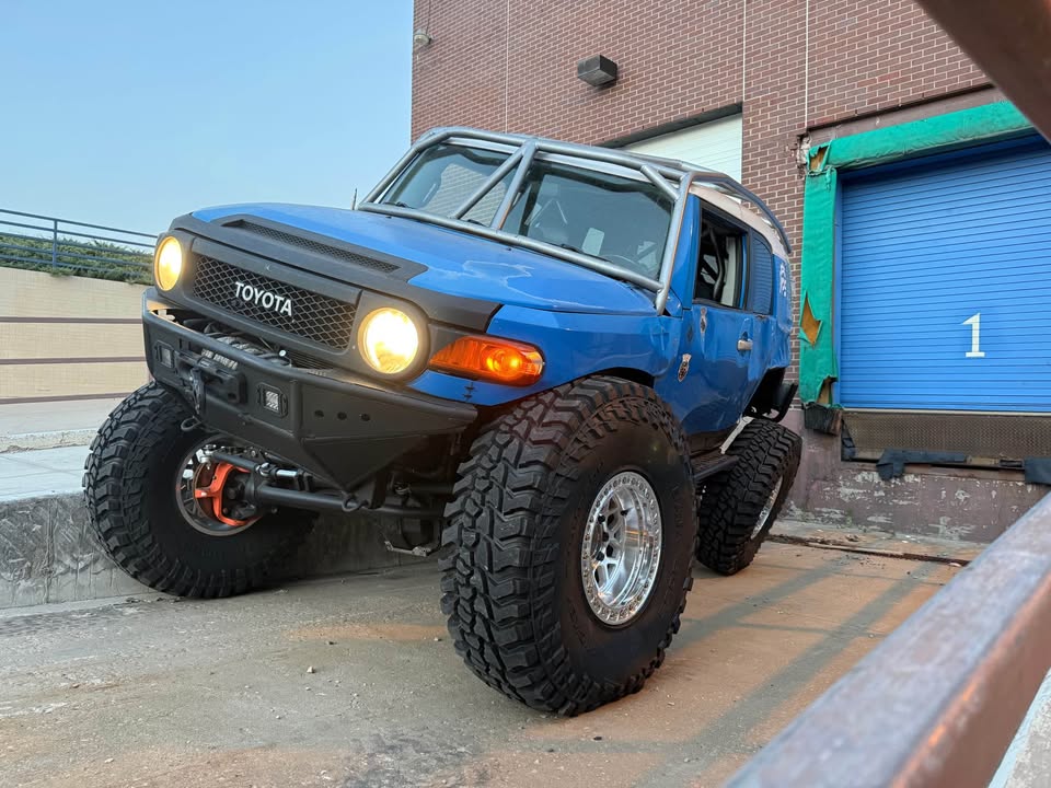 2007 Toyota FJ Cruiser · Sport Utility 2D in Colorado Springs, CO (photo 8) — photo 8