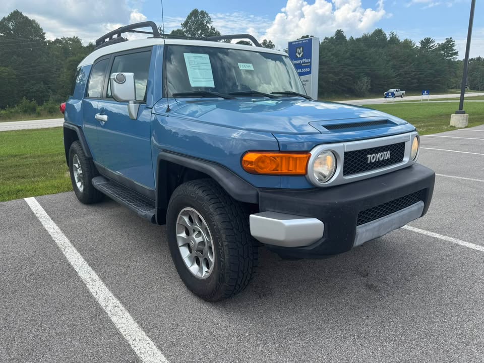 2011 Toyota FJ Cruiser · Sport Utility 2D in Morehead, KY (photo 3) — photo 3