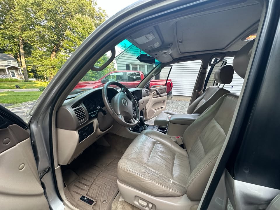 2001 Toyota Landcruiser Sport Utility 4D in Morris Plains, NJ (photo 8) — photo 8