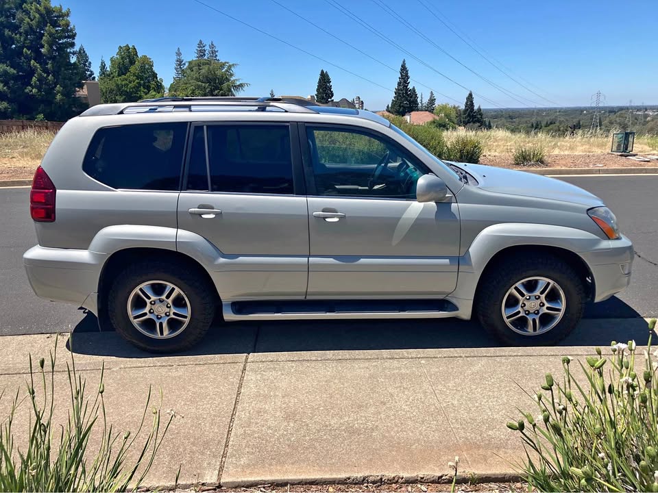 2005 Lexus GX · GX 470 Sport Utility 4D in Folsom, CA (photo 1) — photo 1