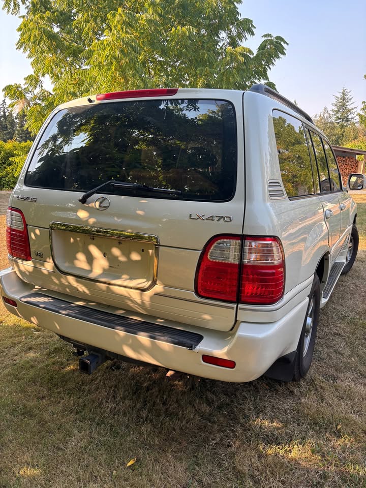 2002 Lexus LX470 (photo 2) — photo 2