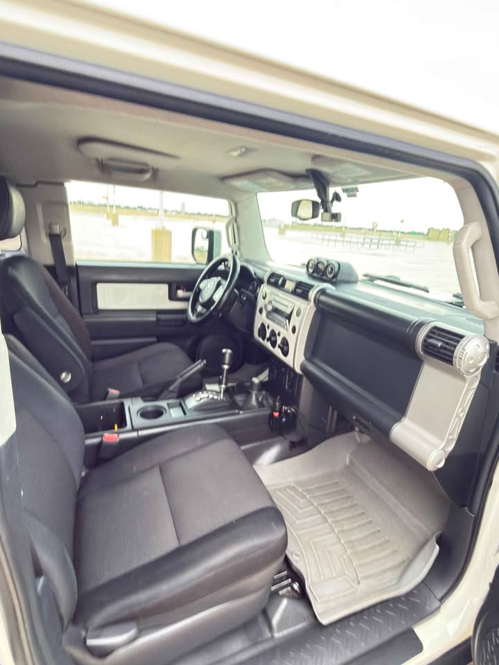 2010 Toyota FJ Cruiser · Sport Utility 2D in Orlando, FL (photo 4) — photo 4