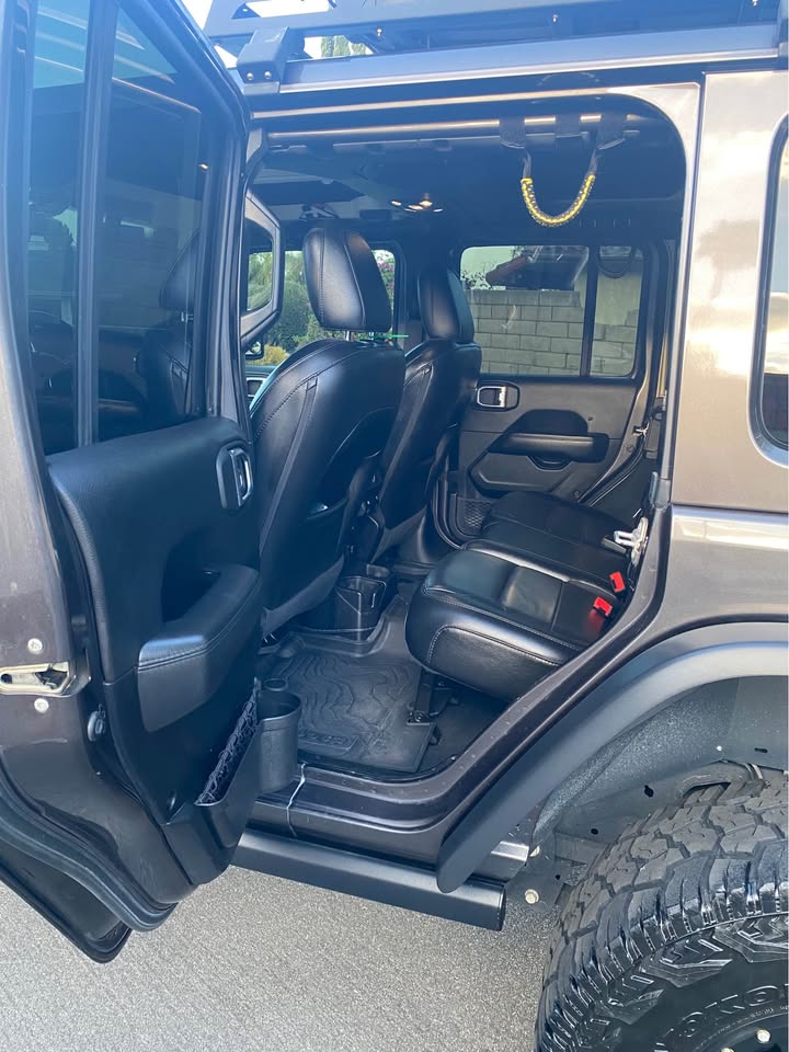2020 Jeep Wrangler JLU Sahara Altitude in West Hills, CA (photo 9) — photo 9