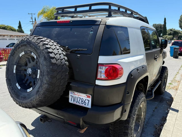 2010 Toyota FJ Cruiser — photo 3