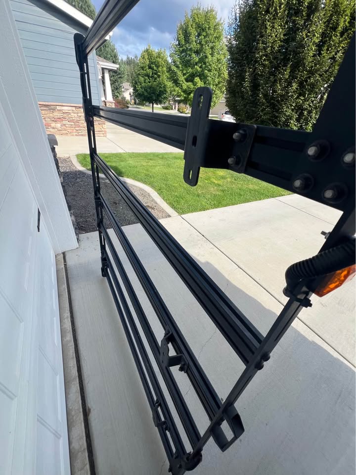 Prinsu Top Rack Roof Rack with Marker Lights in Liberty Lake, WA (photo 8) — photo 8