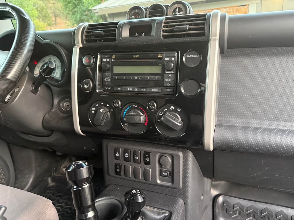 2009 Toyota FJ Cruiser · Sport Utility 2D (photo 8) — photo 8