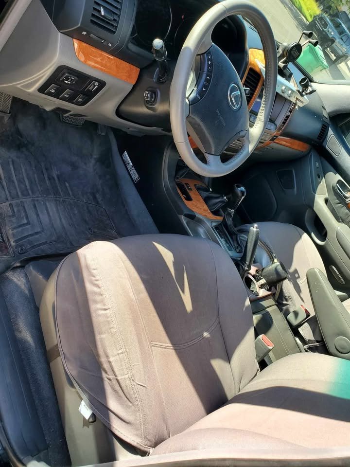 2004 Lexus GX470 in Reno, NV (photo 4) — photo 4