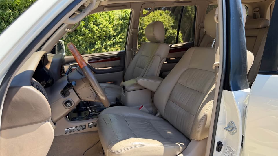 2000 Lexus LX · LX 470 Sport Utility 4D in Pleasanton, CA (photo 10) — photo 10