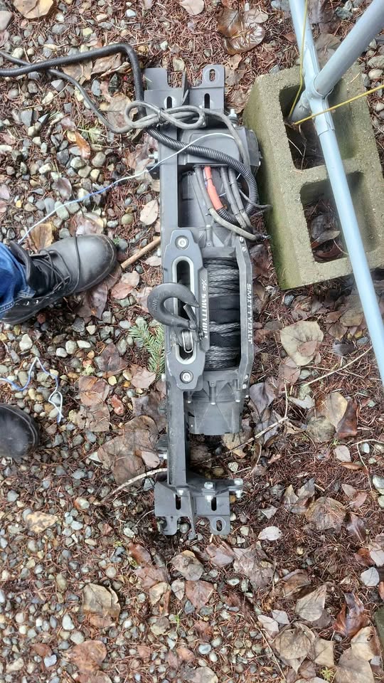 Jeep Winch and Mount in Yelm, WA (photo 1) — photo 1