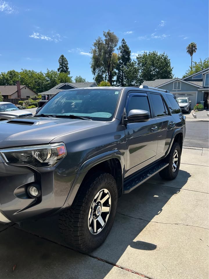 2017 Toyota 4Runner TRD Off-Road Sport Utility 4D (photo 5) — photo 5
