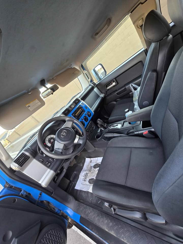 2007 Toyota FJ Cruiser · Sport Utility 2D in Laveen, AZ (photo 9) — photo 9