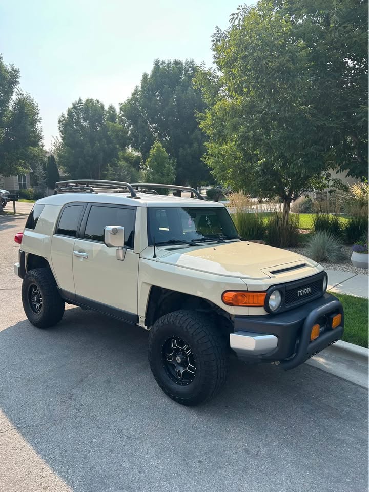 2008 Toyota FJ Cruiser (photo 2) — photo 2