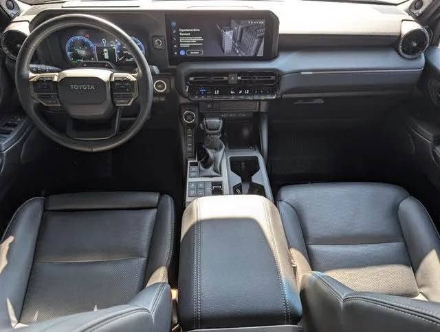 2024 Toyota Landcruiser · Base (photo 11) — photo 11