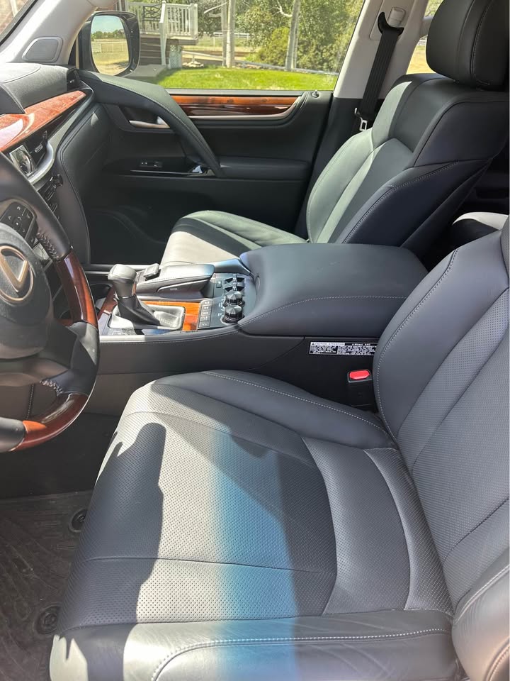 2019 Lexus LX 570 (photo 4) — photo 4