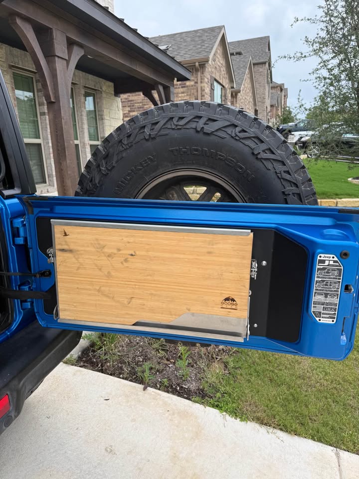 2024 Jeep Wrangler 4xe · Willys 4xe Sport Utility 4D in Lakeway, TX (photo 11) — photo 11