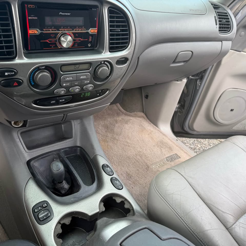 2002 Toyota Sequoia · Limited Sport Utility 4D in Hillsboro, OR (photo 4) — photo 4