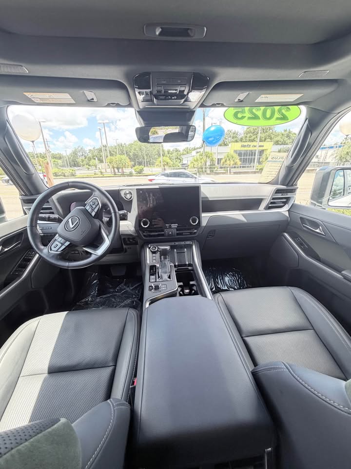 2025 Lexus GX · 550 over trial in Tampa, FL (photo 9) — photo 9