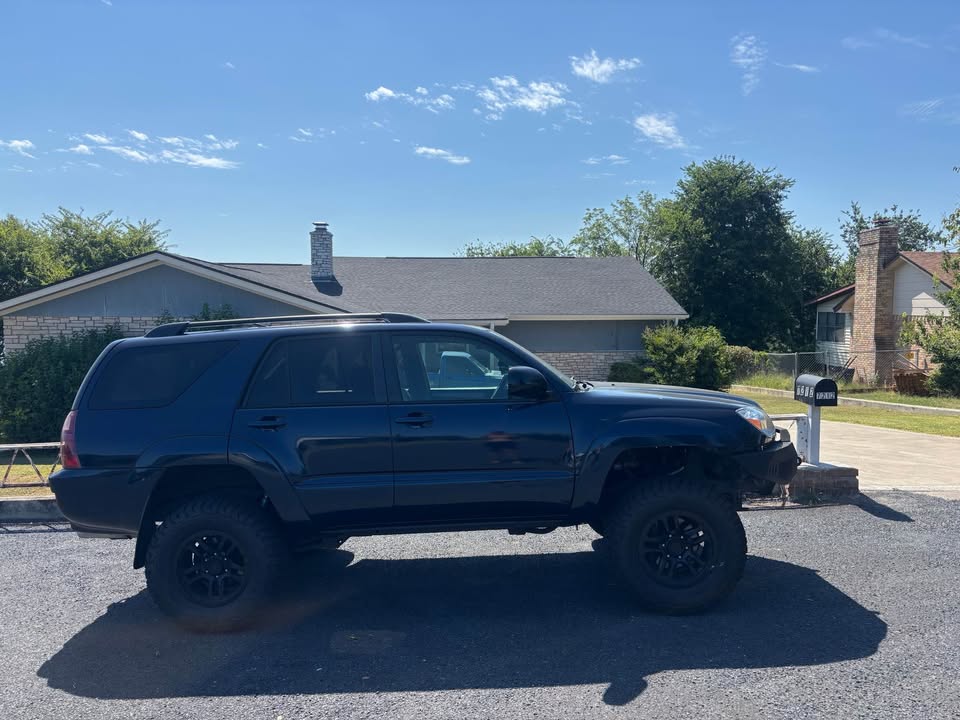 2005 Toyota 4Runner · SR5 Sport Utility 4D in Belton, TX (photo 2) — photo 2