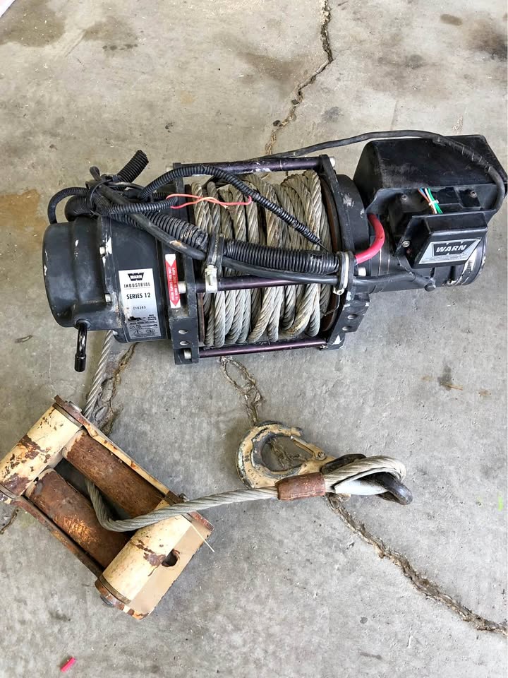 Warn Industrial Series 12000 Winch (photo 1) — photo 1