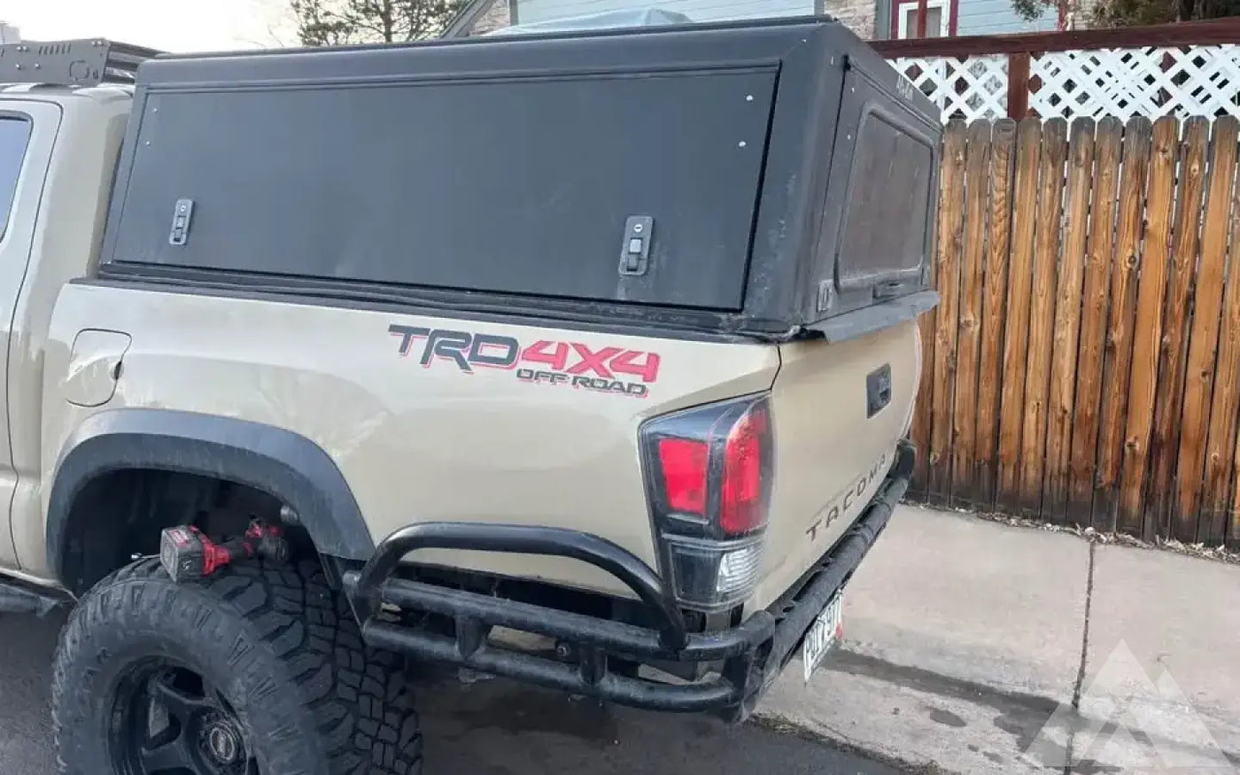 Alu cab camper shell for Toyota Tacoma — used for sale in Aurora, CO (photo 4) — photo 4