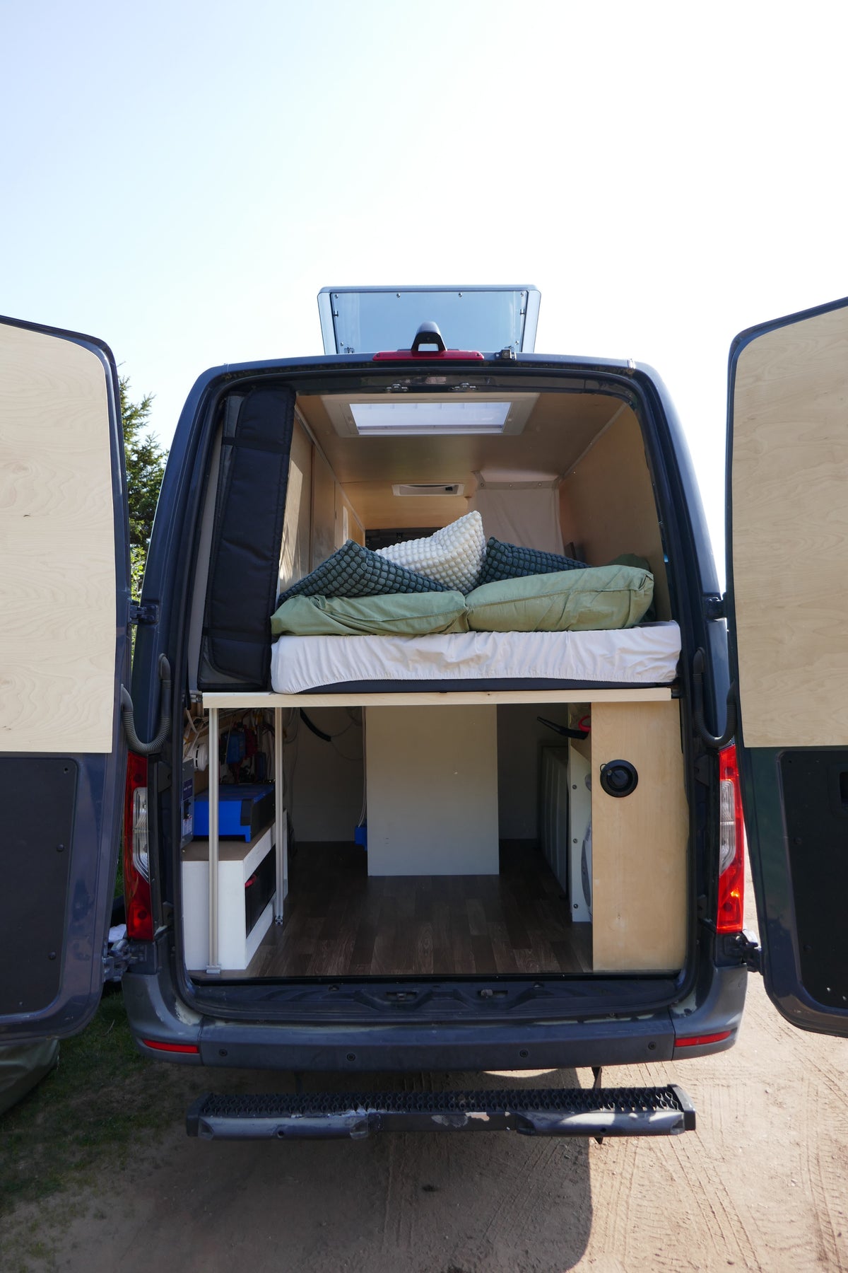'Midnight' the camper van — photo 2