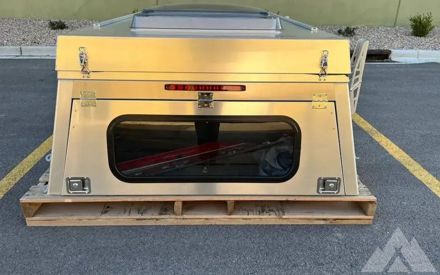 AT Overland Summit 6' Mid Size Topper/Camper — used for sale in Salt Lake City, UT (photo 4) — photo 4