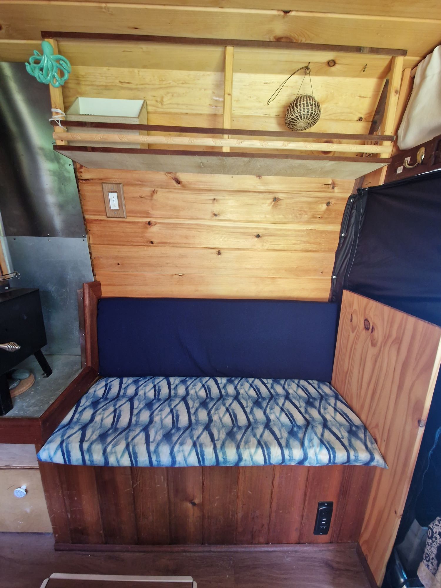 featuring a comfy bed