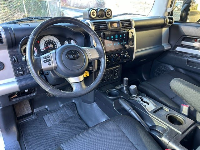 2008 Toyota FJ Cruiser 4WD in Kirkland, WA (photo 10)