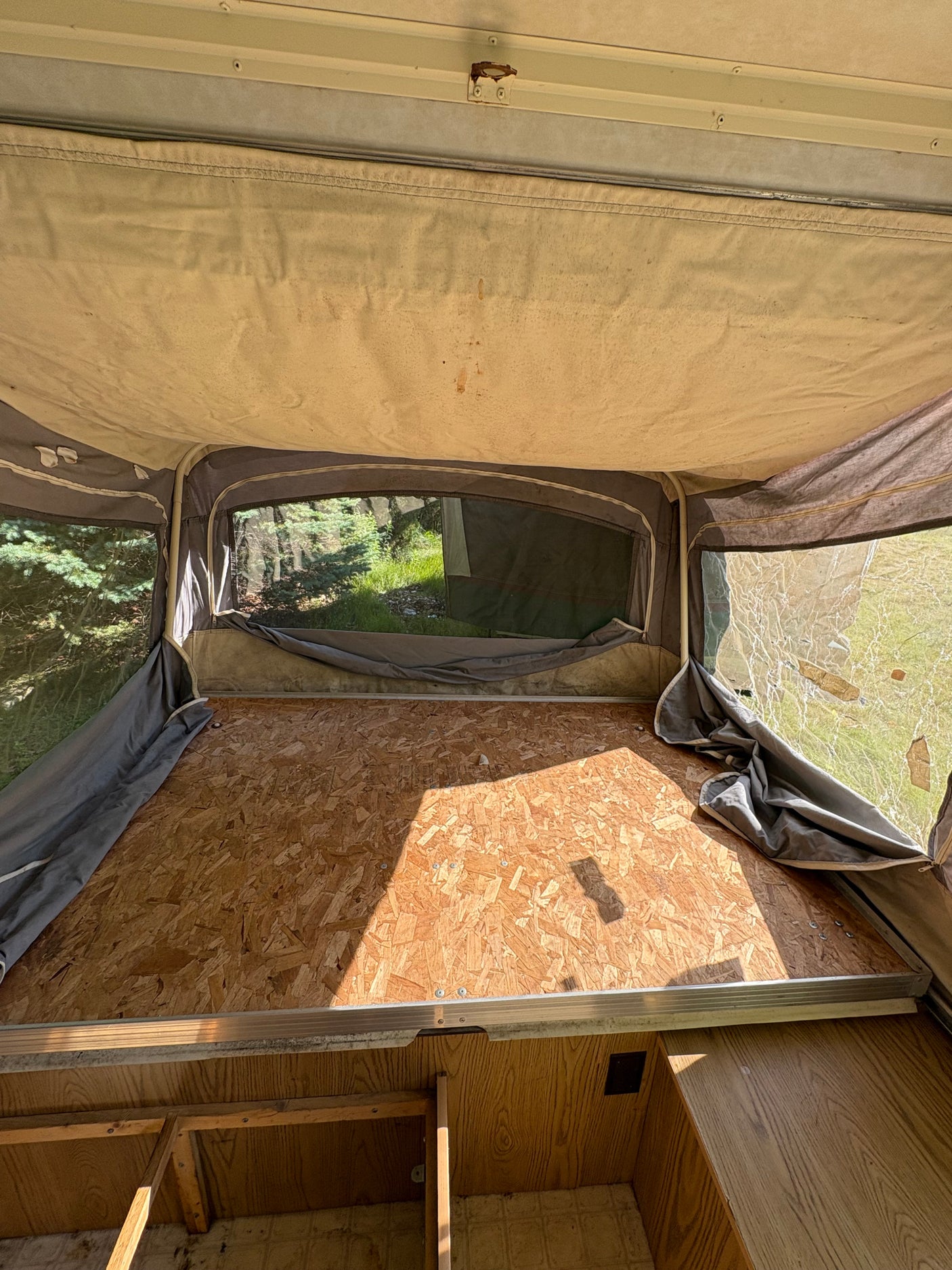 Classic 1991 Coleman Roanoke Pop-Up Camper - Intact & Ready for Maine