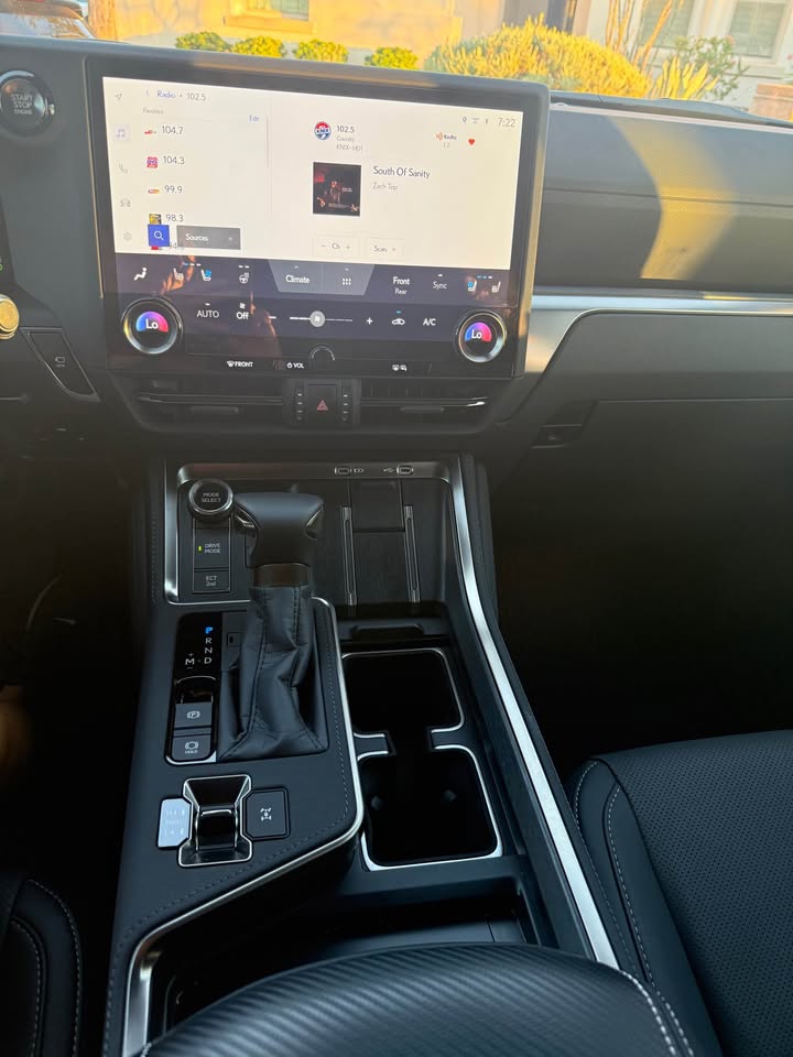 2026 Lexus GX · GX550 Premium Plus in Peoria, AZ (photo 8) — photo 8