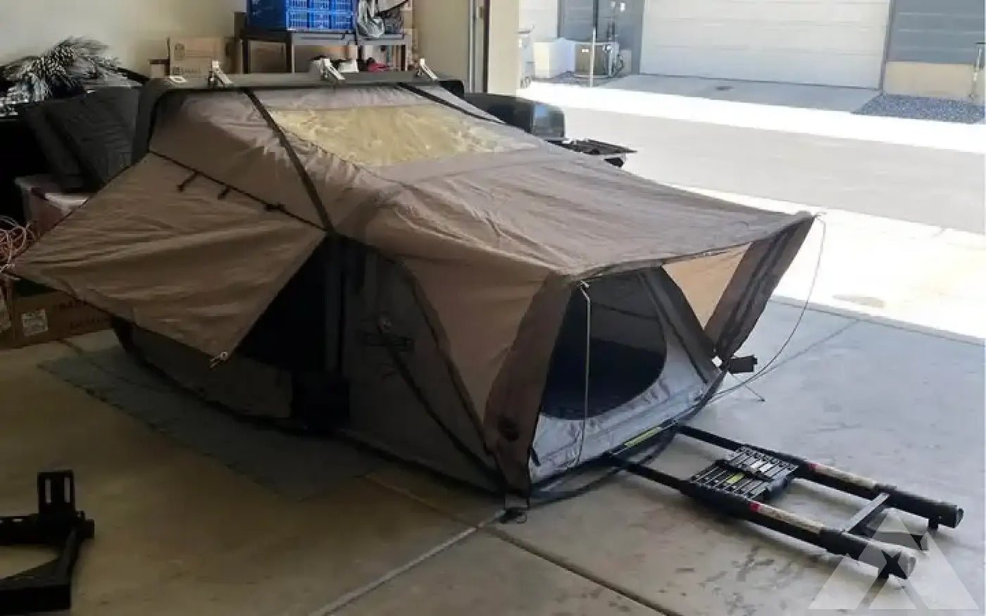 Bushveld all season hard shell roof top tent — used rooftop tents for sale (photo 5) — photo 5