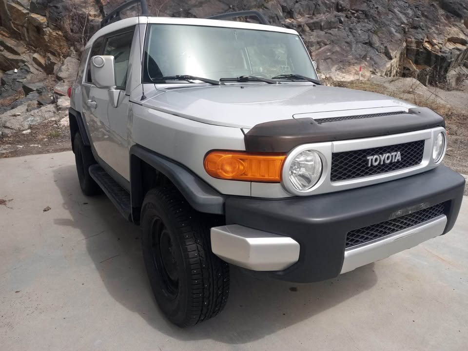 2007 Toyota FJ Cruiser in Brampton, Ontario (photo 2)