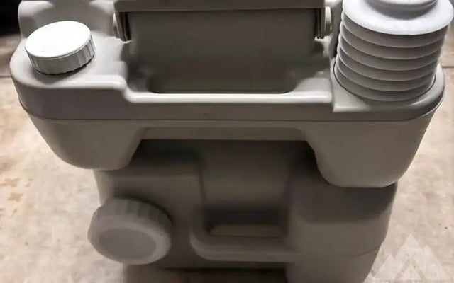 Camco travel toilet — photo 3