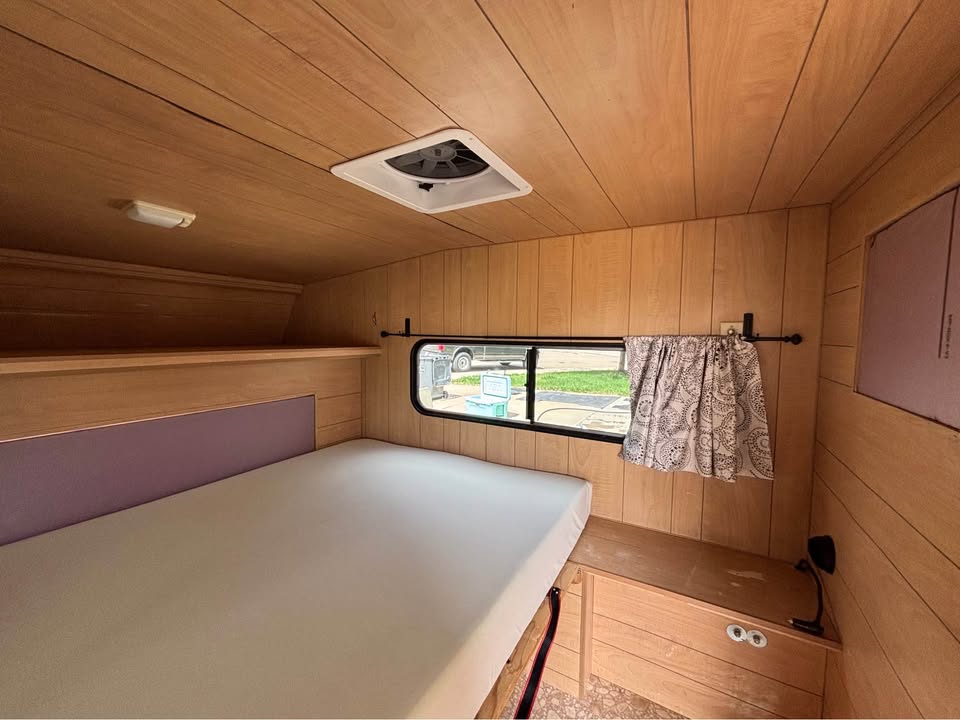 2012 Capri Retreat Truck Camper in Loveland, CO (photo 10) — photo 10