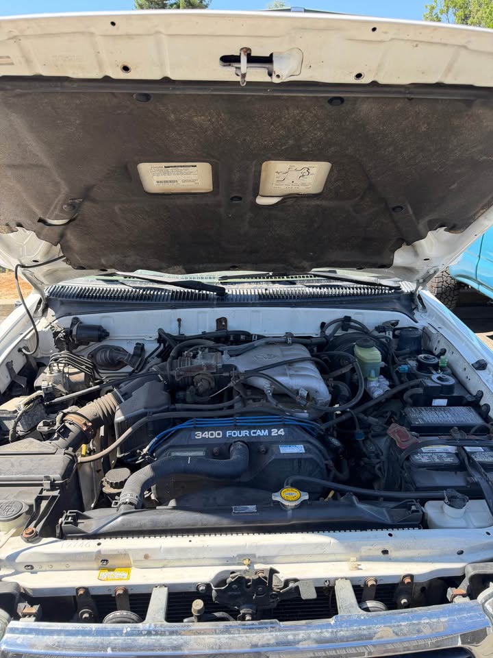 2000 Toyota 4Runner · SR5 Sport Utility 4D in Fresno, CA (photo 11) — photo 11