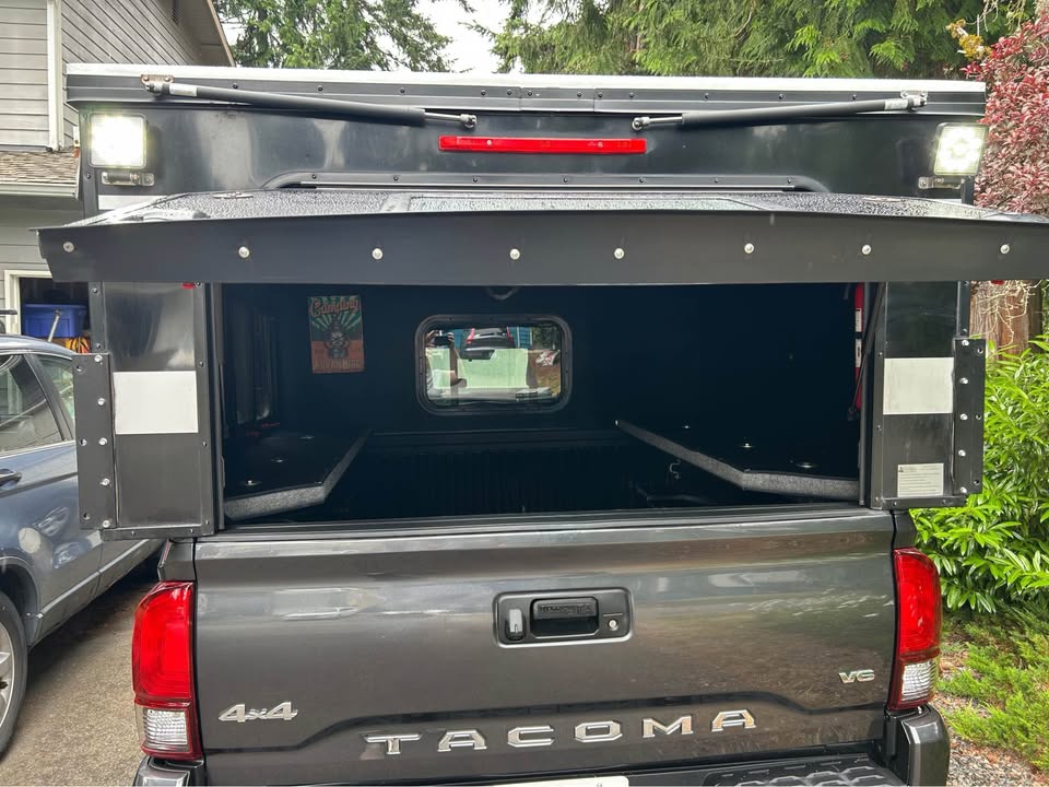 Four Wheel Camper Project M (model PMM 5.5) Pop-Up Truck Camper — photo 10