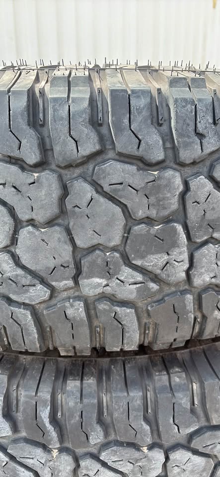 37/12.5/18 tires in Albuquerque, NM (photo 4) — photo 4
