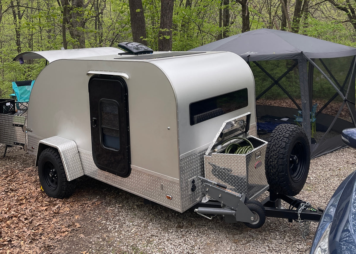 Compact teardrop camper